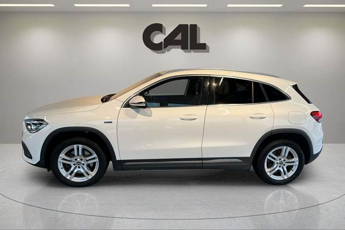 Hvid Mercedes GLA250 e fra 2020