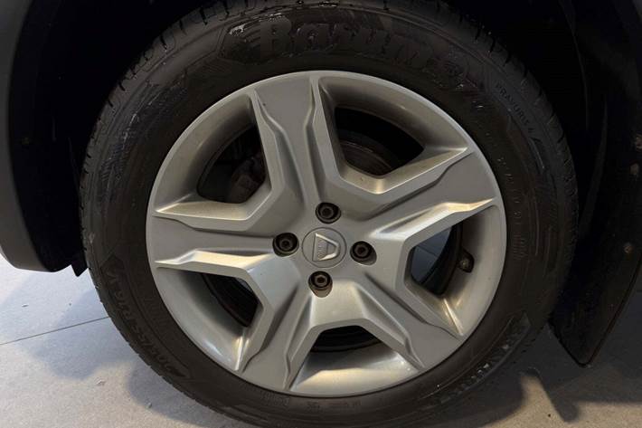 Grå Dacia Sandero Stepway fra 2017