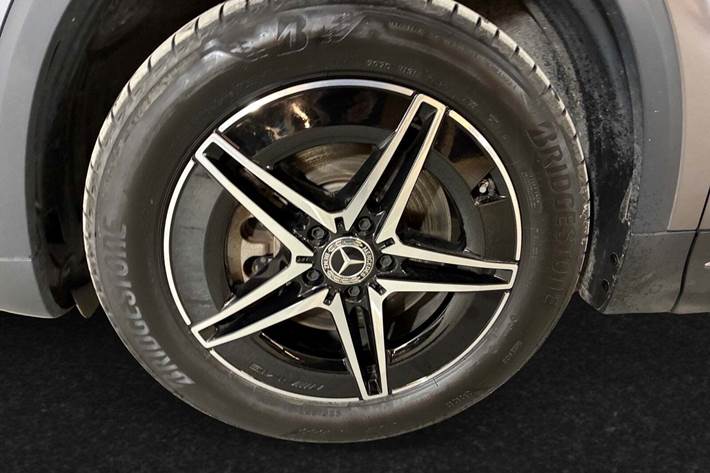 Grå Mercedes EQA250+ fra 2024