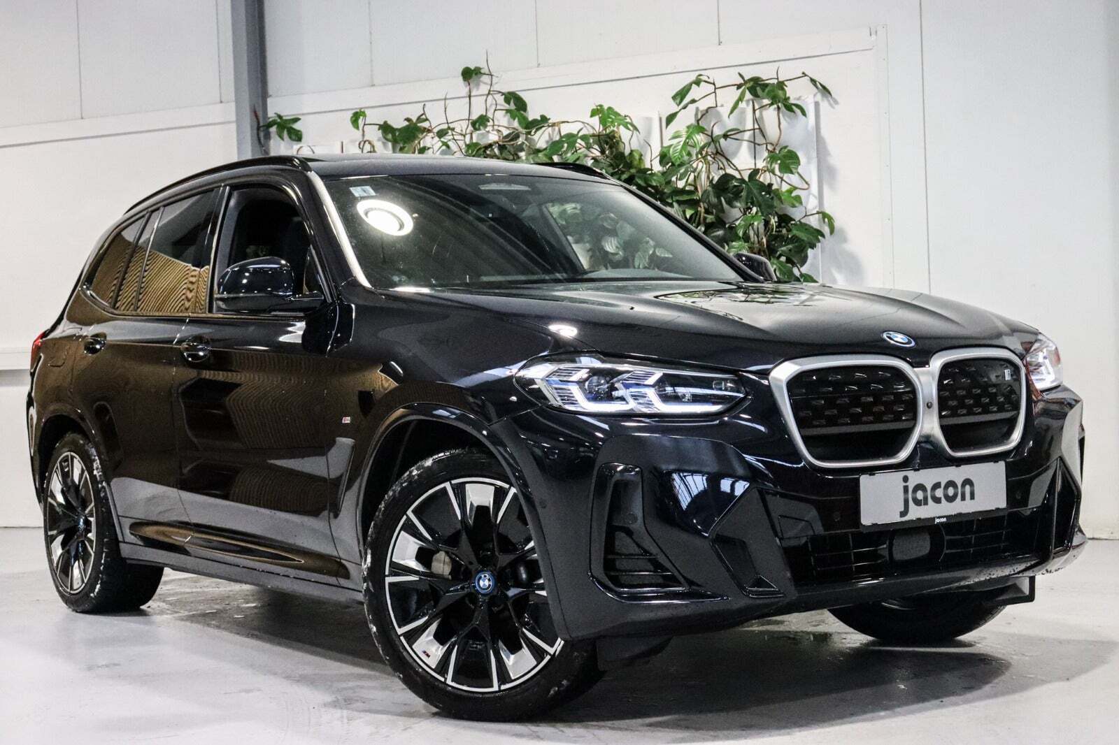 BMW iX3 Charged Plus M-Sport