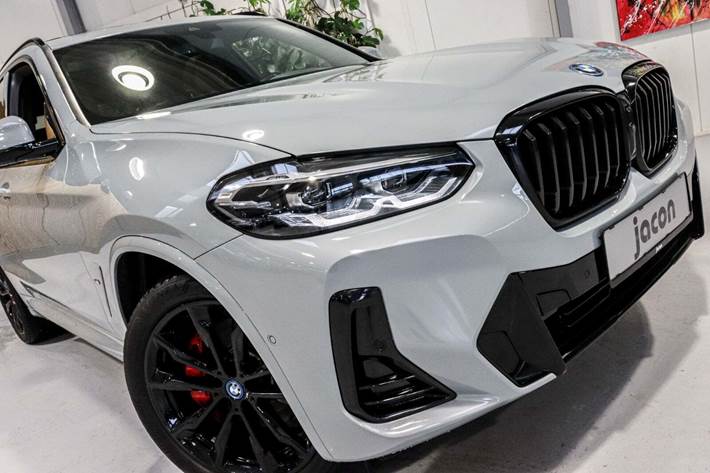 Grå BMW X3 fra 2022