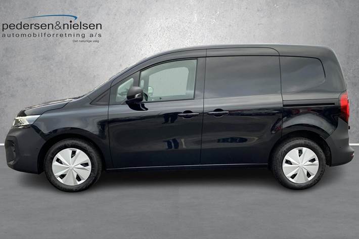 Sort Nissan Townstar fra 2023