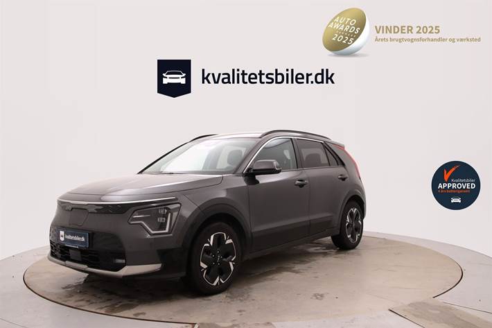 Grå Kia Niro EV fra 2024 set udefra