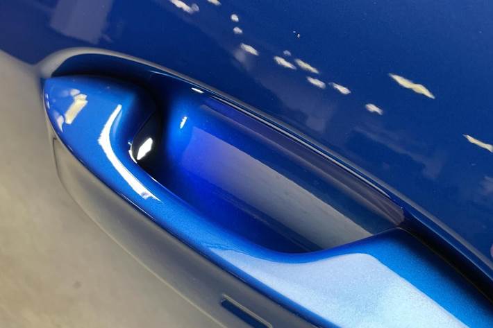 Blå Ford Capri fra 2025