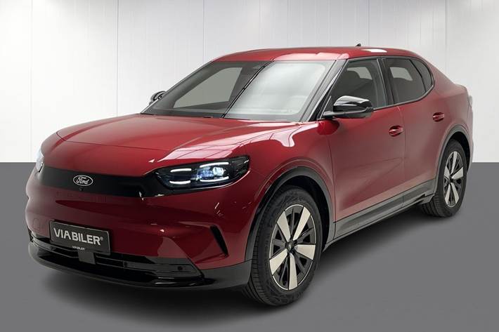 Rød Ford Capri fra 2025 set udefra