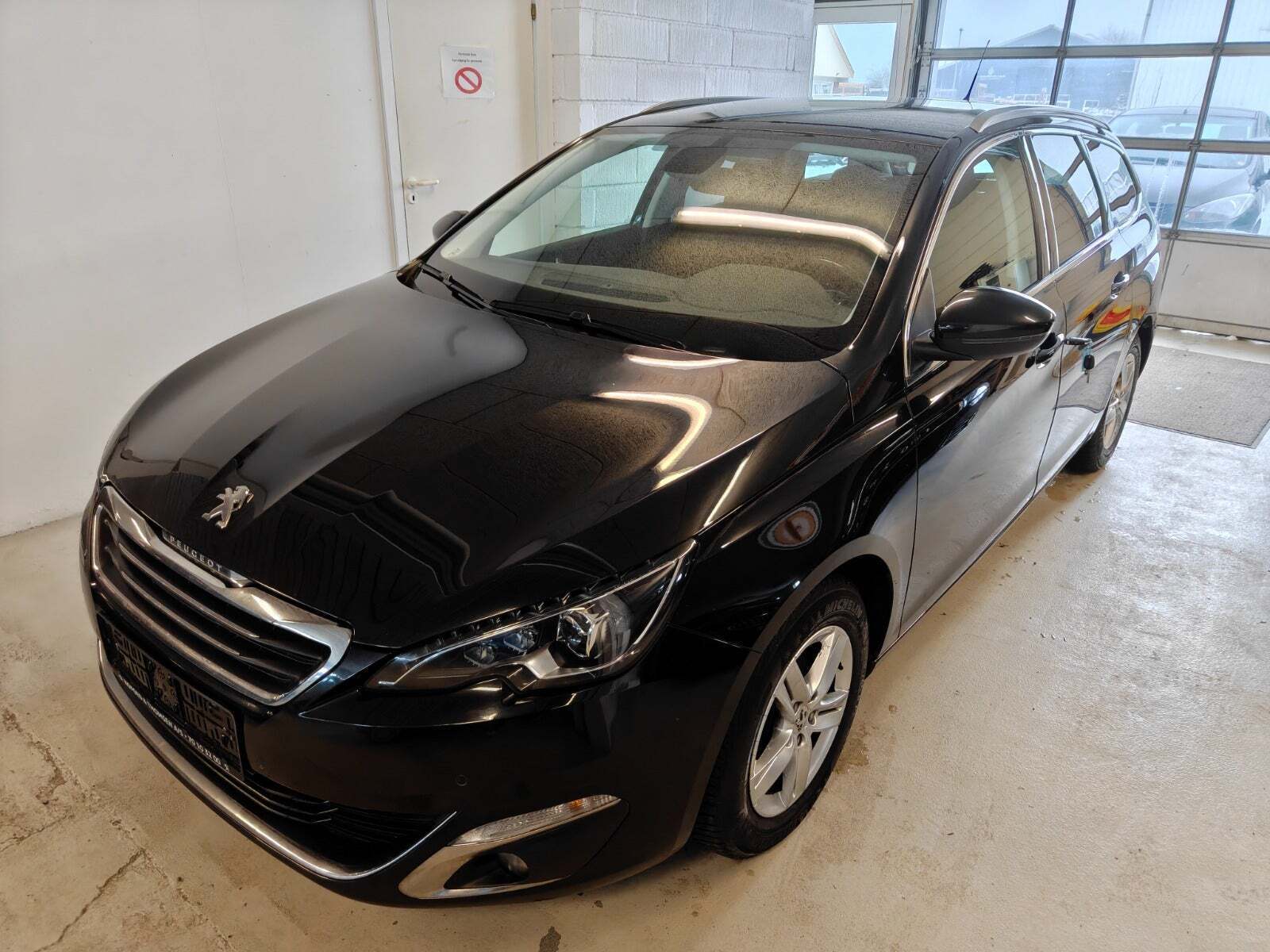 Peugeot 308 1,6 BlueHDi 120 Allure Sky SW