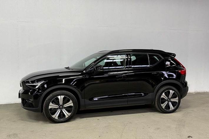 Sort Volvo XC40 fra 2023