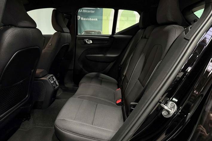 Sort Volvo XC40 fra 2023