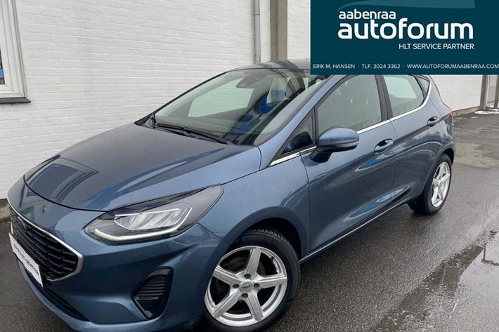 Blå Ford Fiesta fra 2022 set udefra