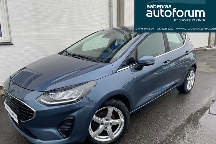 Blå Ford Fiesta fra 2022 set udefra