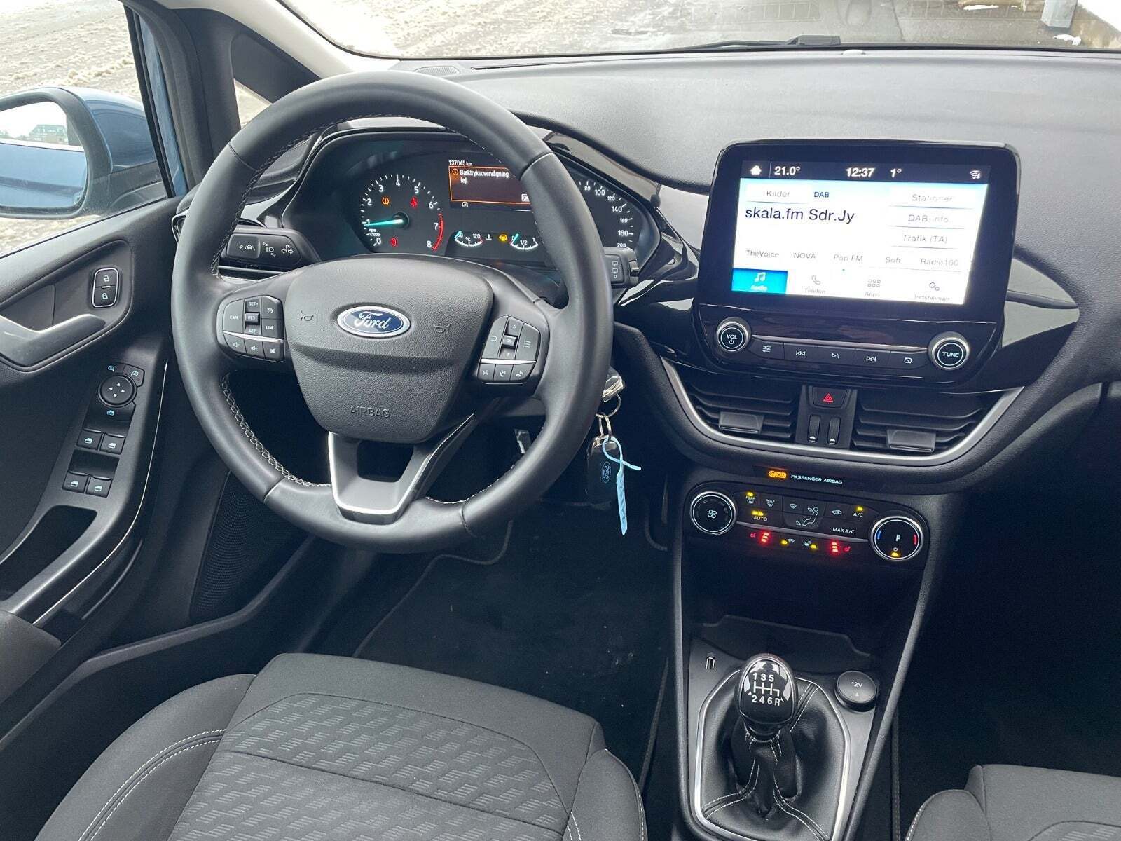 Blå Ford Fiesta fra 2022