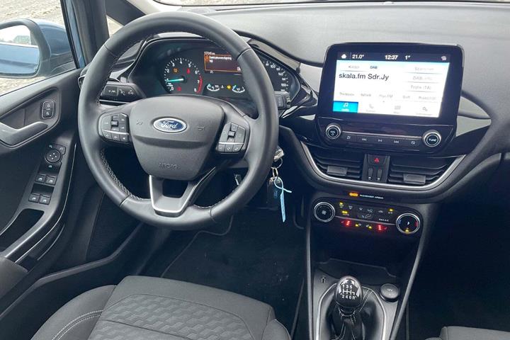 Blå Ford Fiesta fra 2022