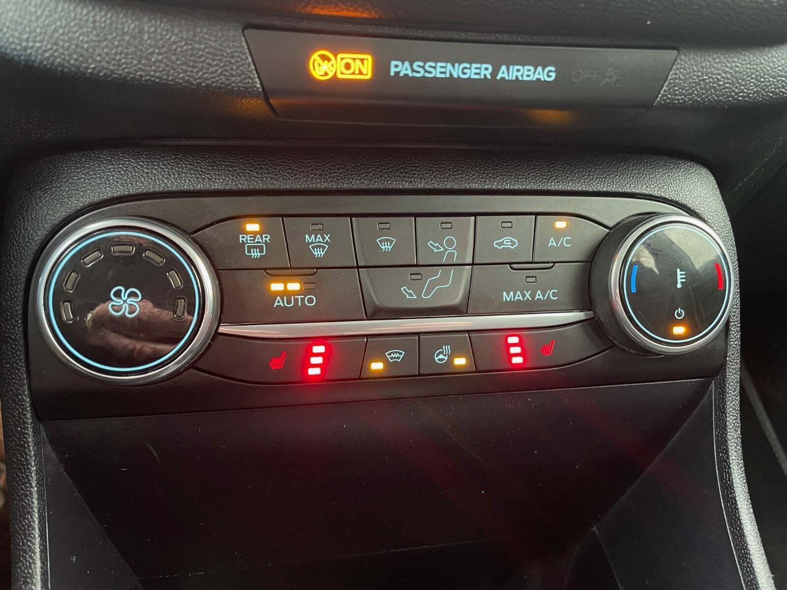 Ford Fiesta 1,0 EcoBoost mHEV Titanium