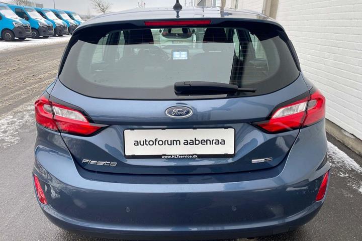 Blå Ford Fiesta fra 2022