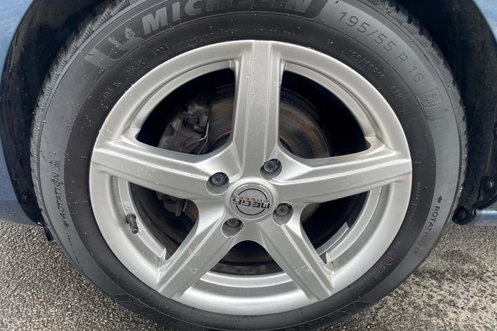 Blå Ford Fiesta fra 2022