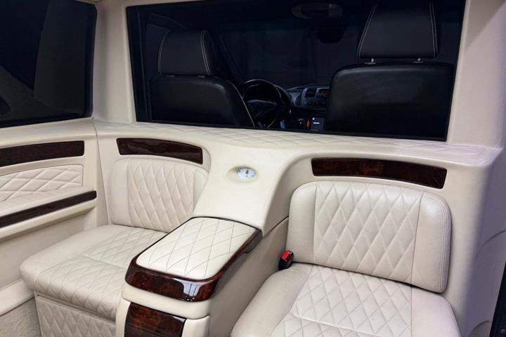 Sort Mercedes Vito 116 fra 2011