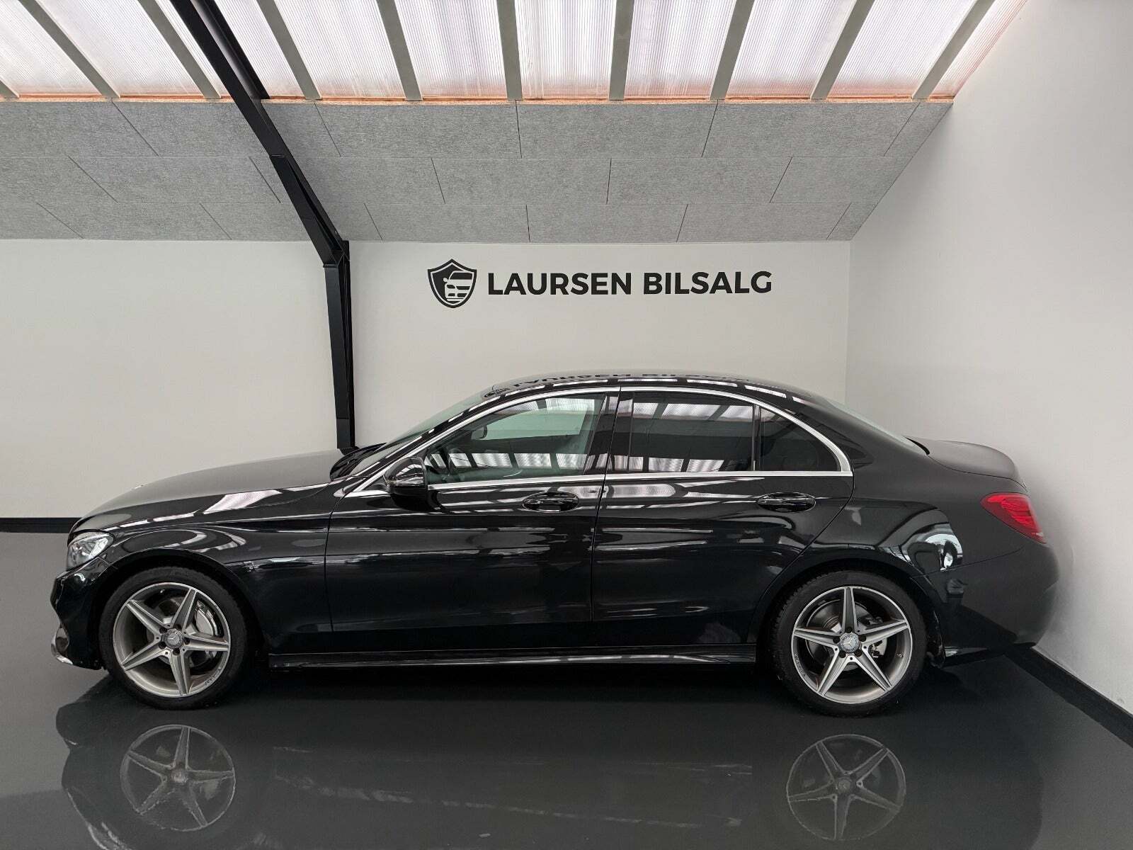 Sort Mercedes C220 d fra 2016