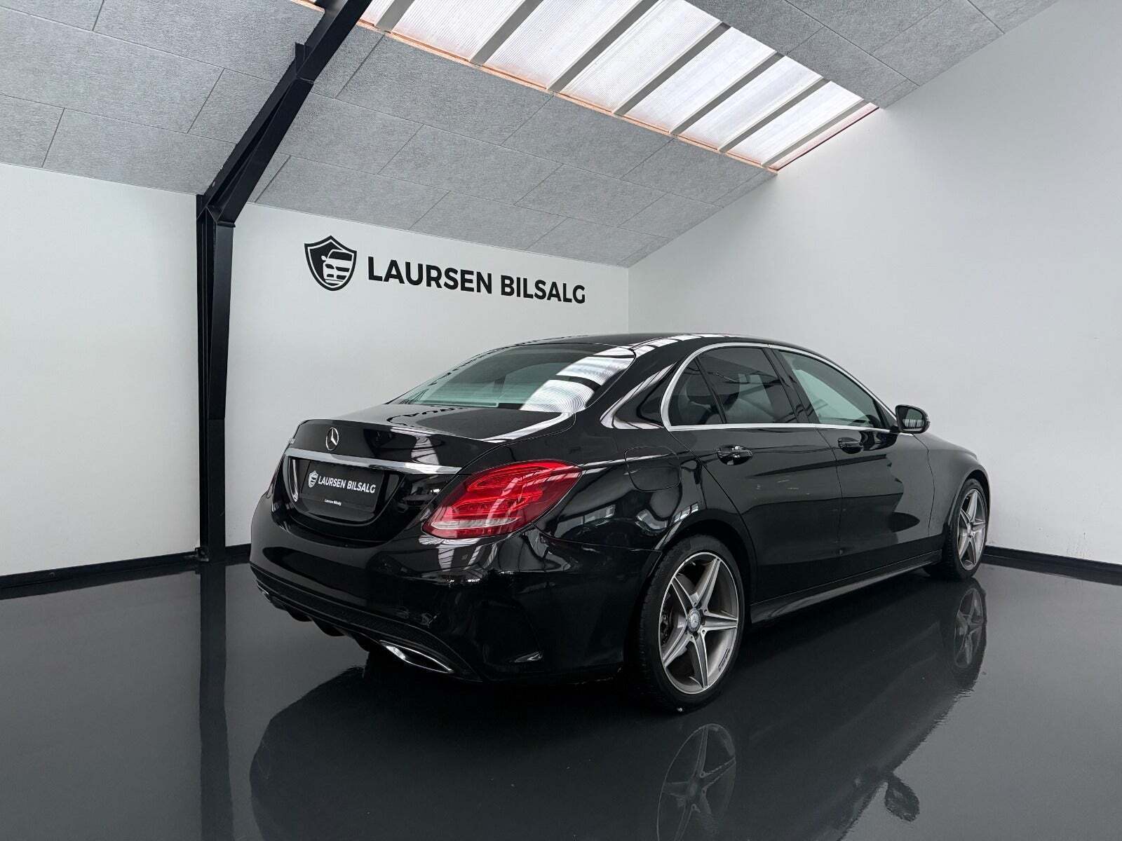 Sort Mercedes C220 d fra 2016