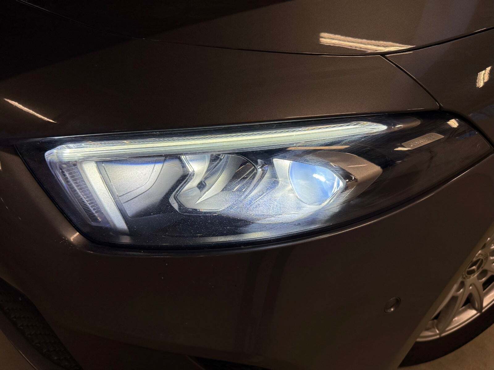 Grå Mercedes A200 fra 2019