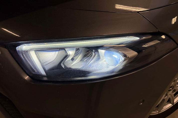 Grå Mercedes A200 fra 2019