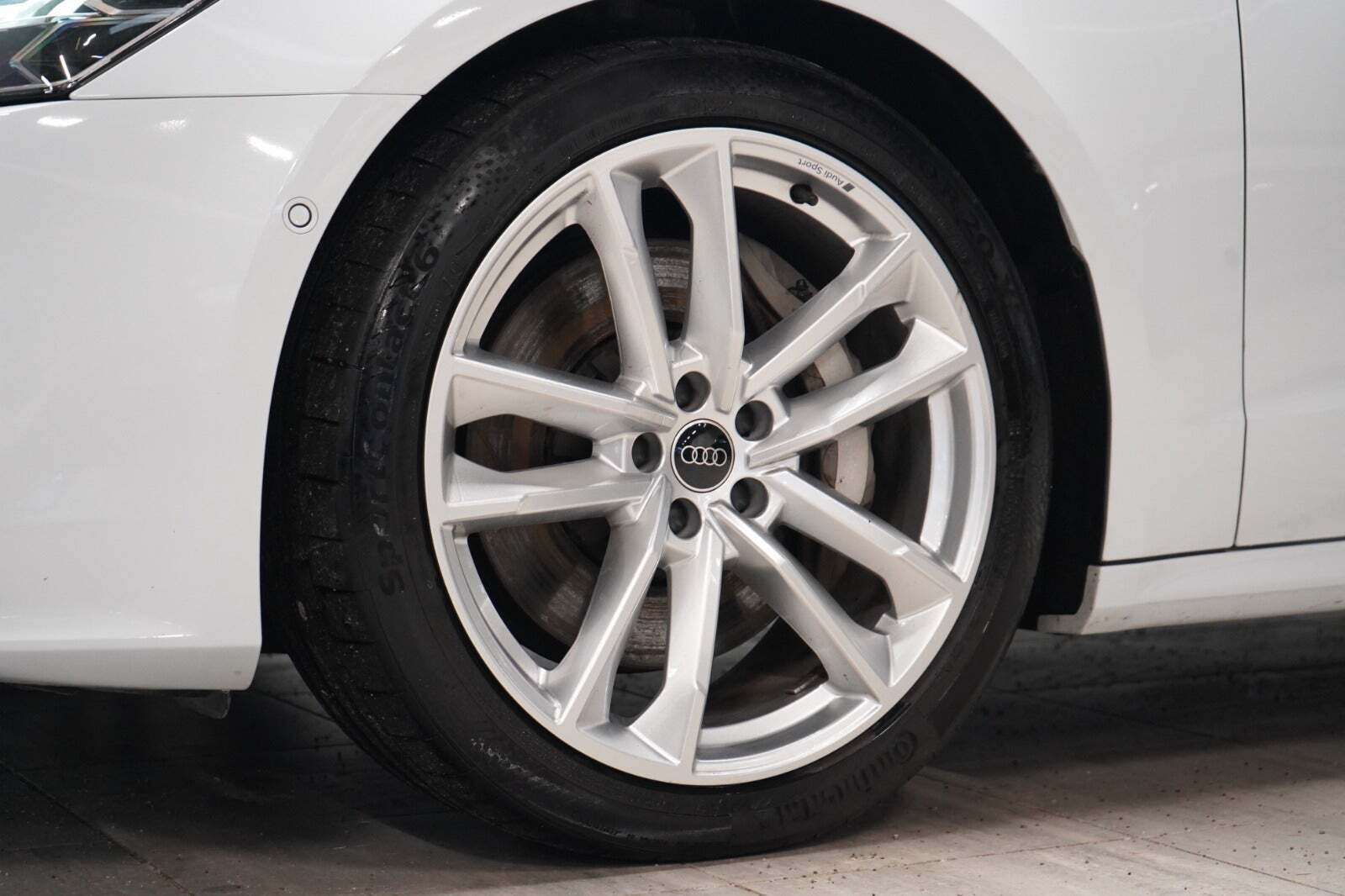 Hvid Audi A7 fra 2023