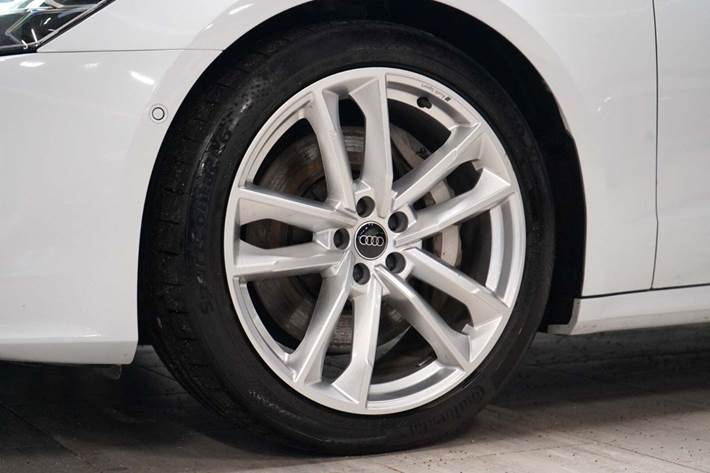 Hvid Audi A7 fra 2023