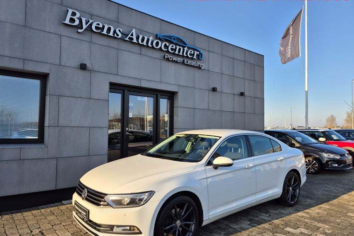 Hvid VW Passat fra 2016