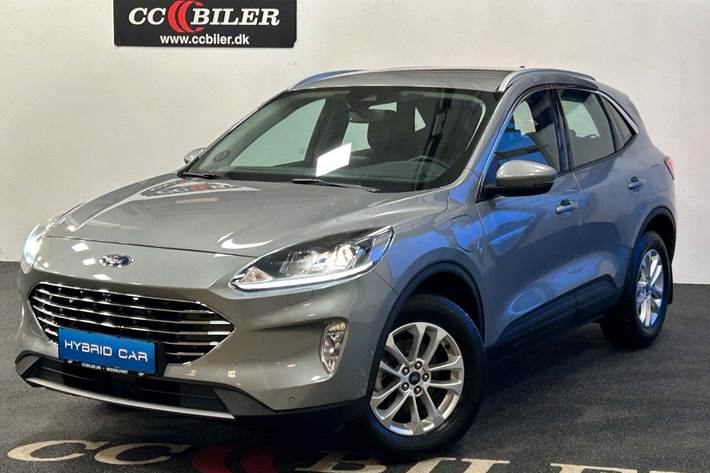 Grå Ford Kuga fra 2022 set udefra