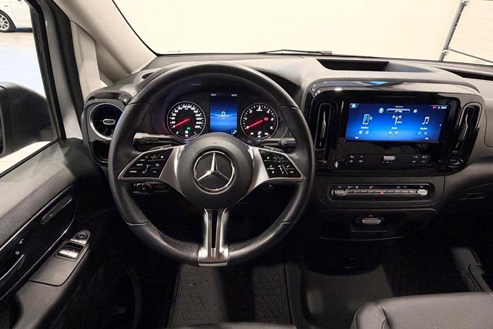 Hvid Mercedes Vito 116 fra 2024