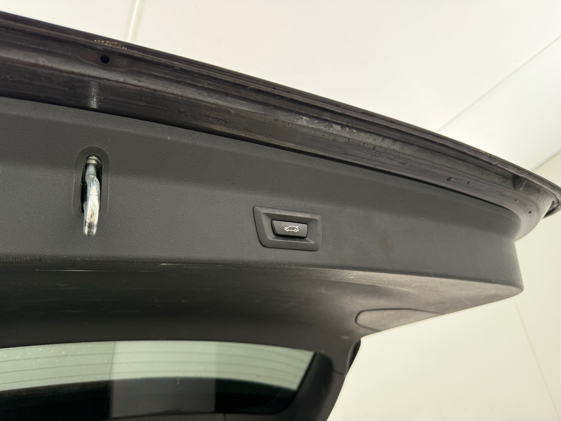 Grå BMW iX3 fra 2022