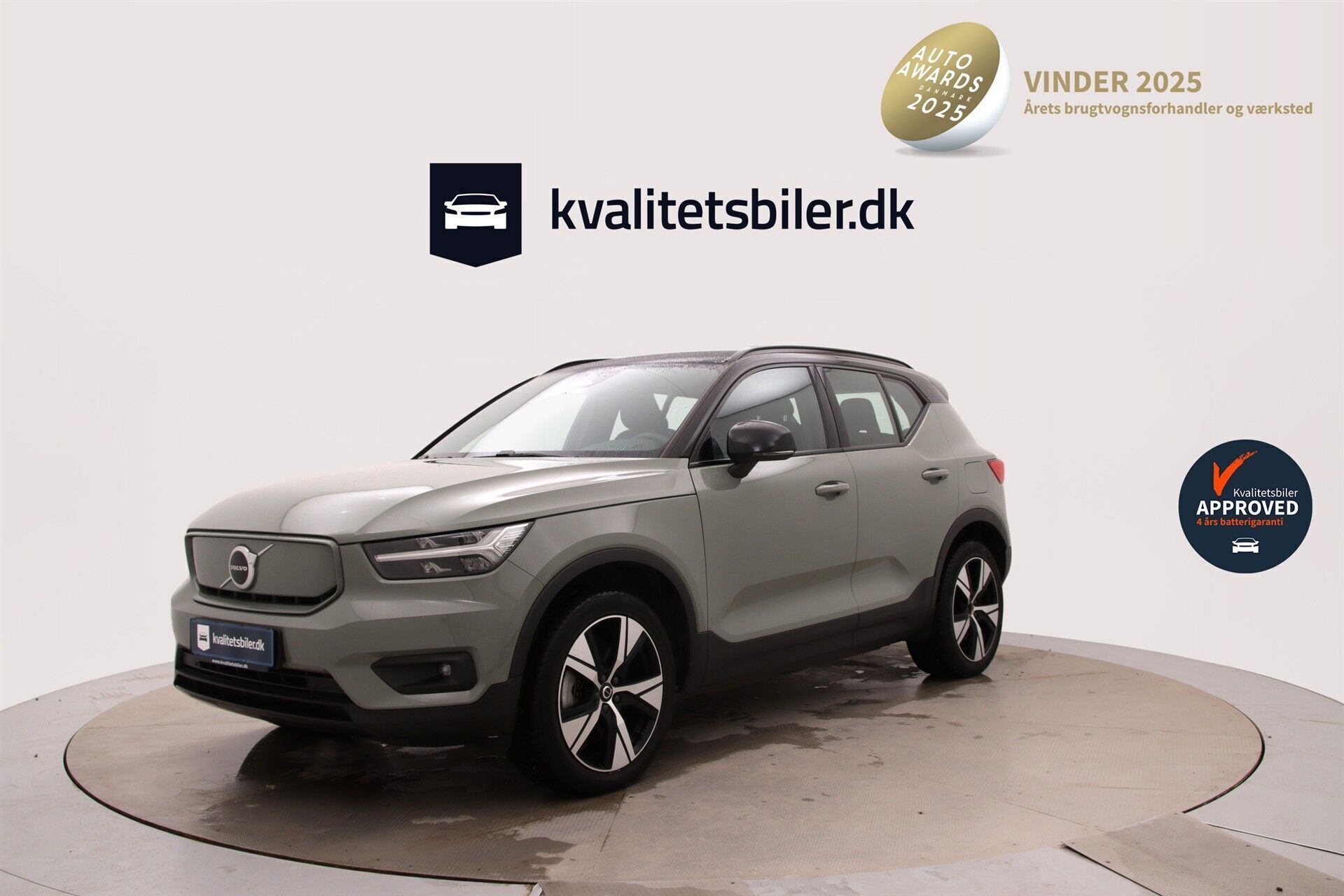 Grøn Volvo XC40 fra 2020 set udefra
