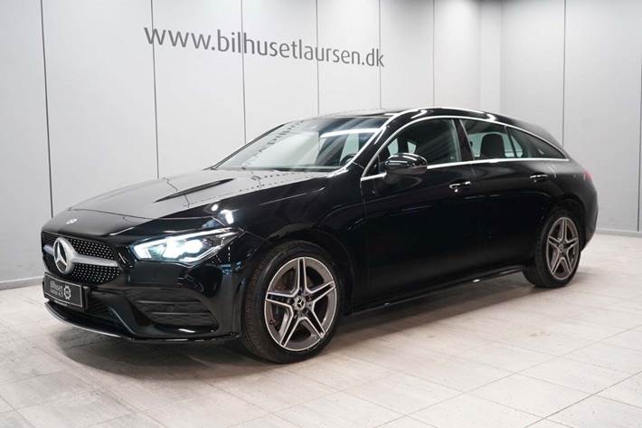 Sort Mercedes CLA250 e fra 2023 set udefra