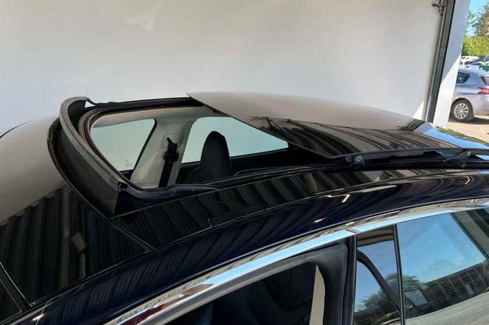 Blå Tesla Model S fra 2014