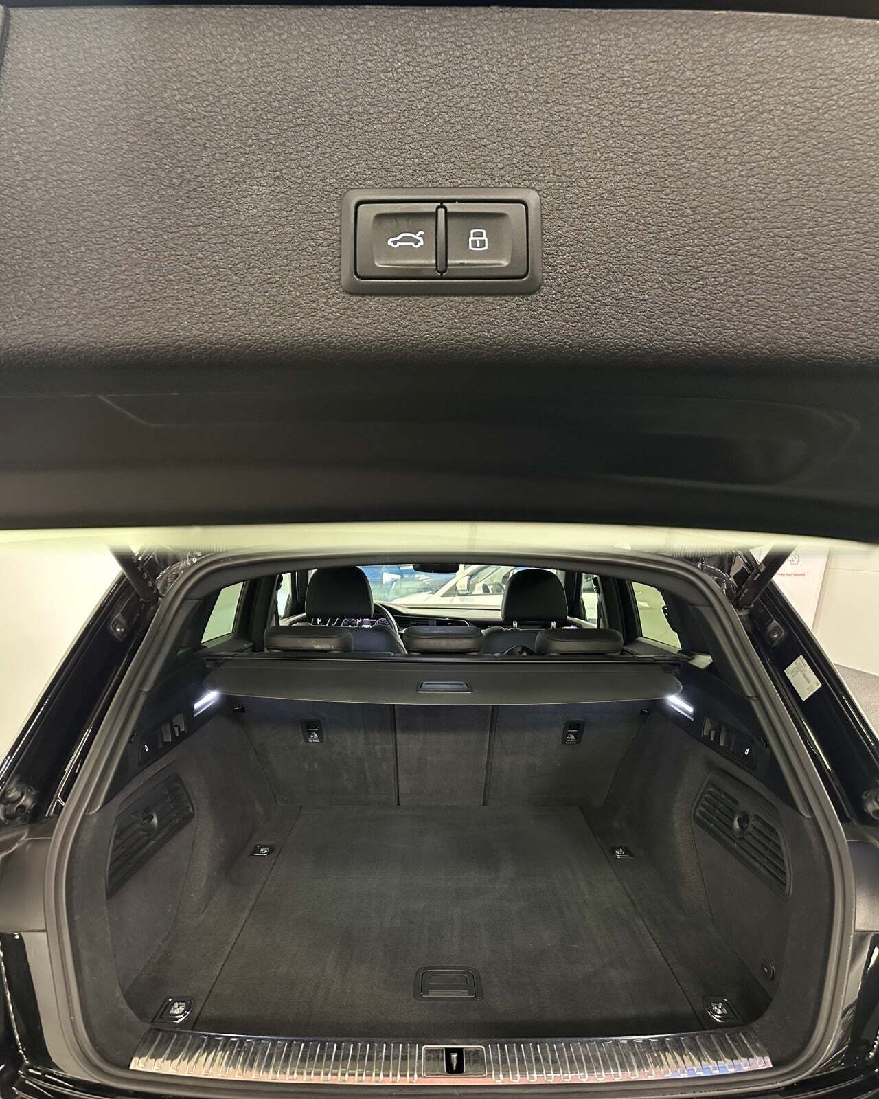 Sort Audi e-tron fra 2021