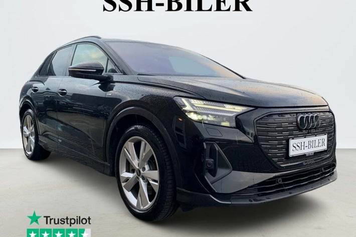 Sort Audi Q4 e-tron fra 2024 set udefra
