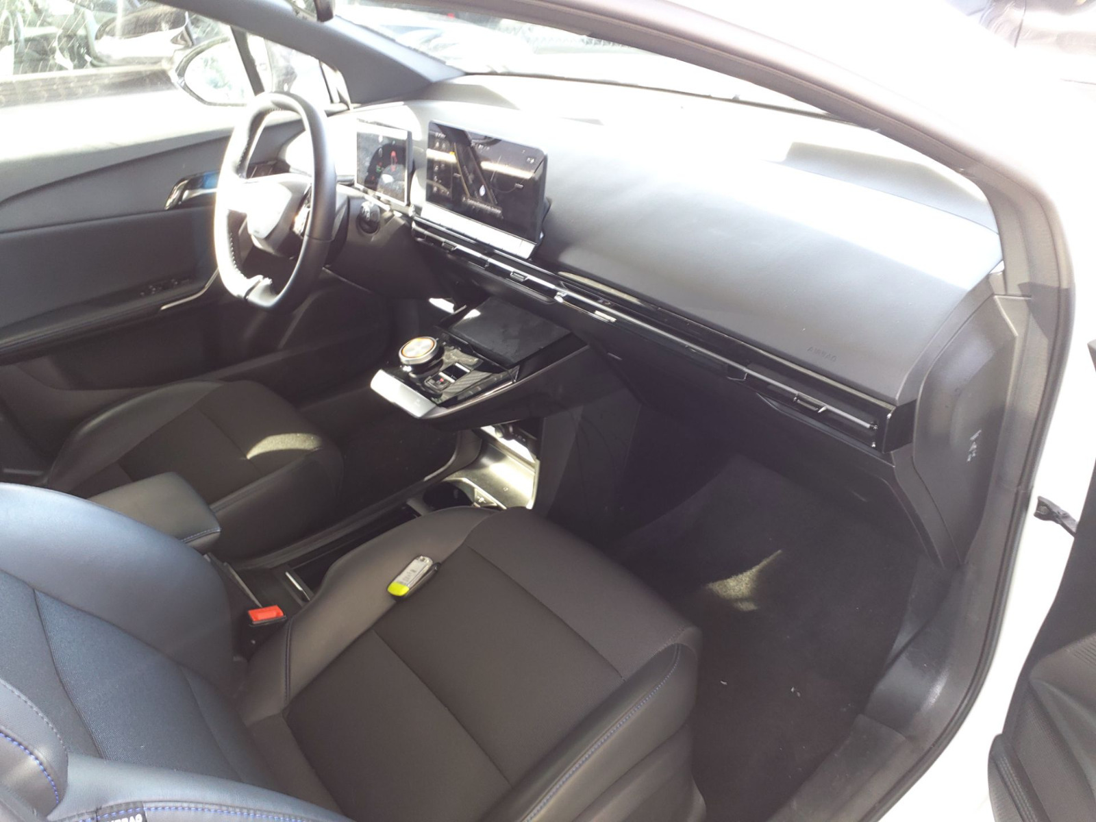 MG 4 77 Luxury Extended Range