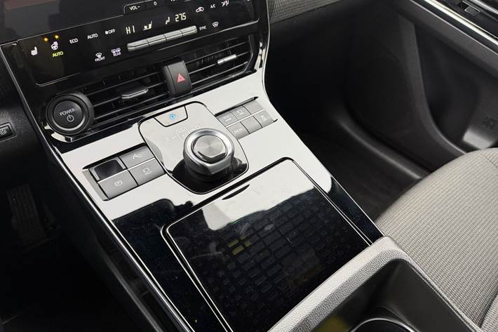 Blå Toyota BZ4X fra 2023