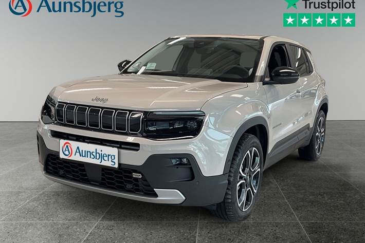 Grå Jeep Avenger fra 2024 set udefra