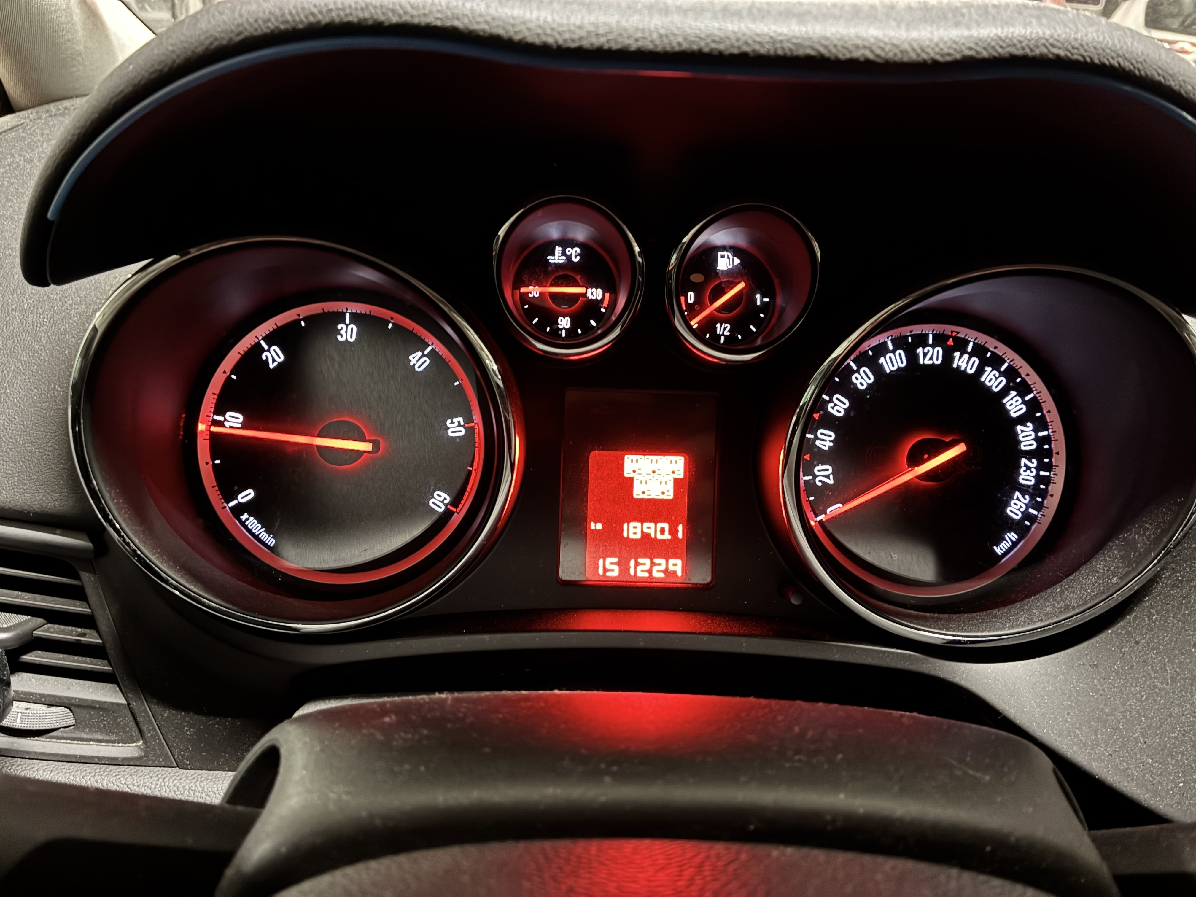 Grå Opel Zafira fra 2014