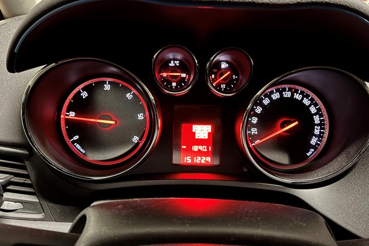 Grå Opel Zafira fra 2014