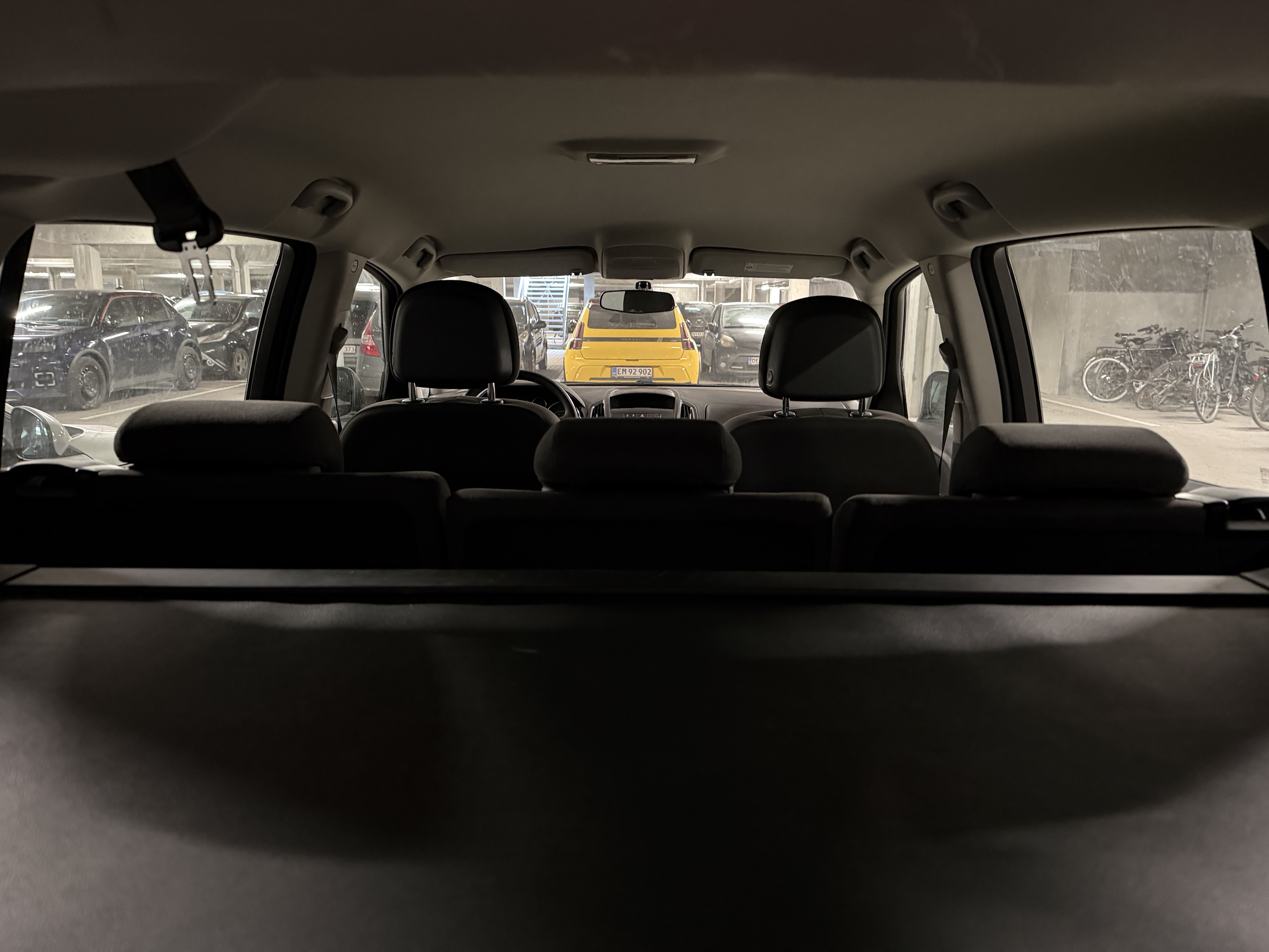 Grå Opel Zafira fra 2014