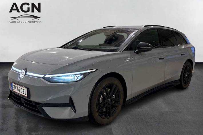 Grå VW ID.7 fra 2026 set udefra