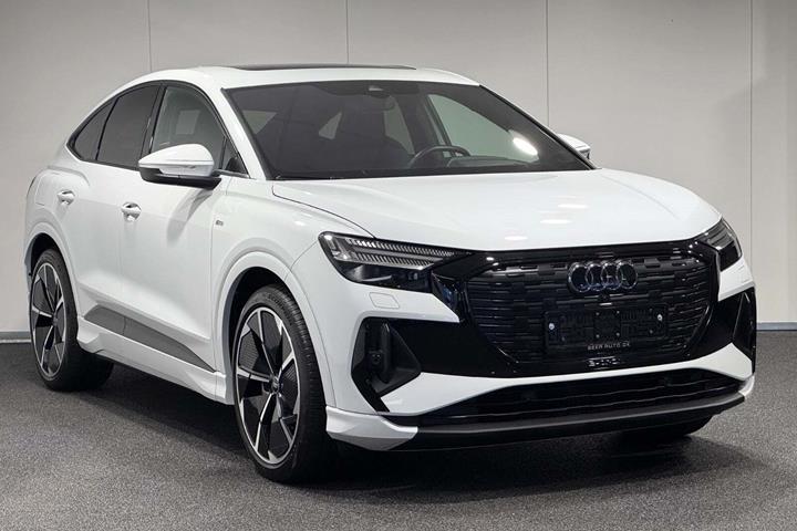 Hvid Audi Q4 e-tron fra 2024