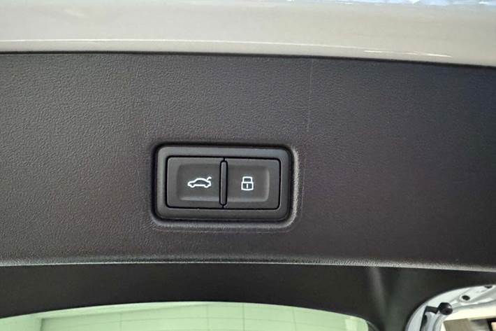 Hvid Audi Q4 e-tron fra 2024