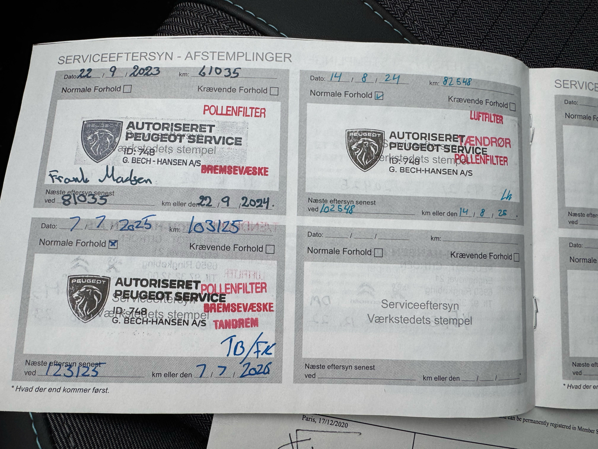 Sort Peugeot 208 fra 2021