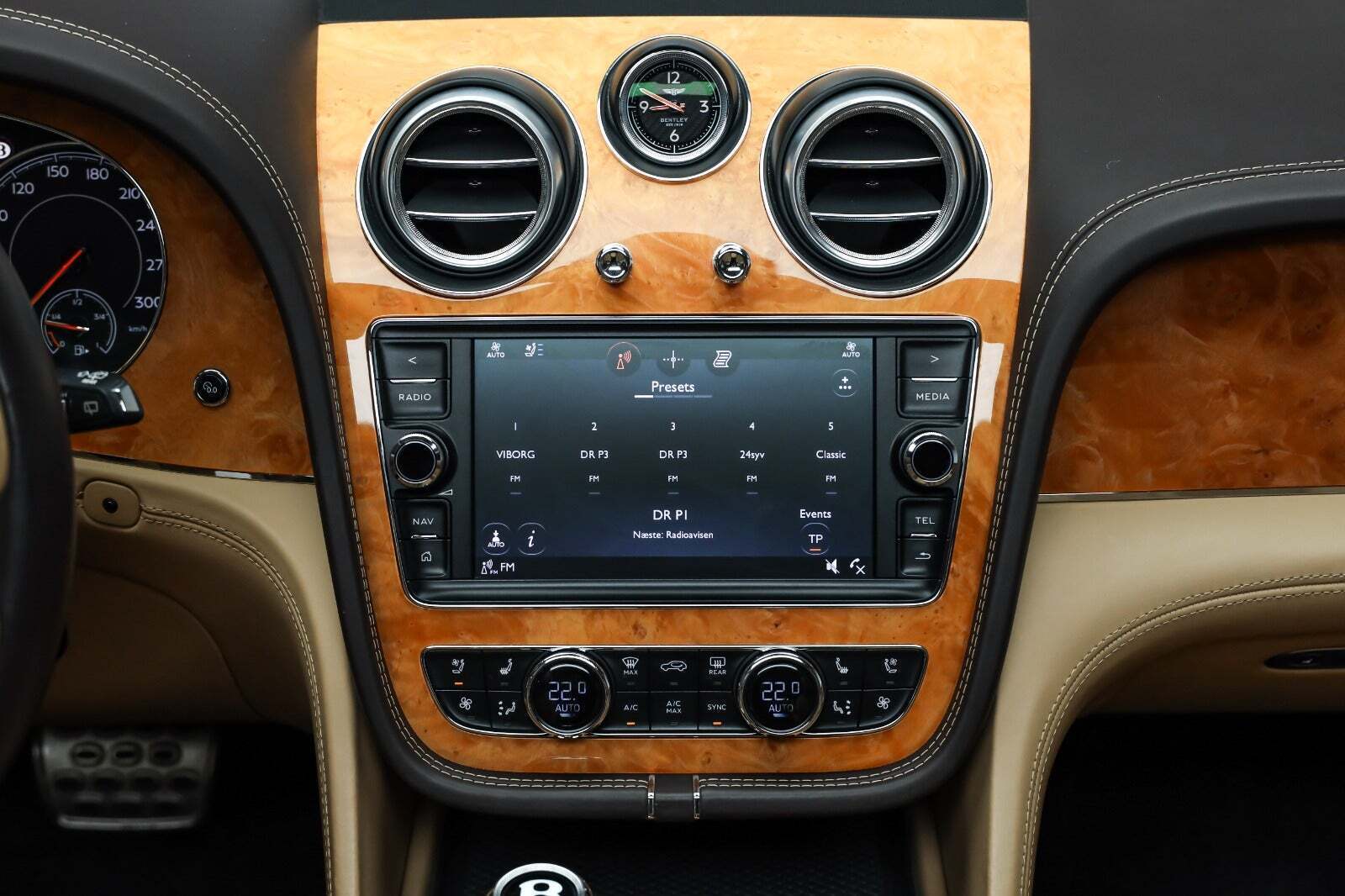 Grå Bentley Bentayga fra 2017