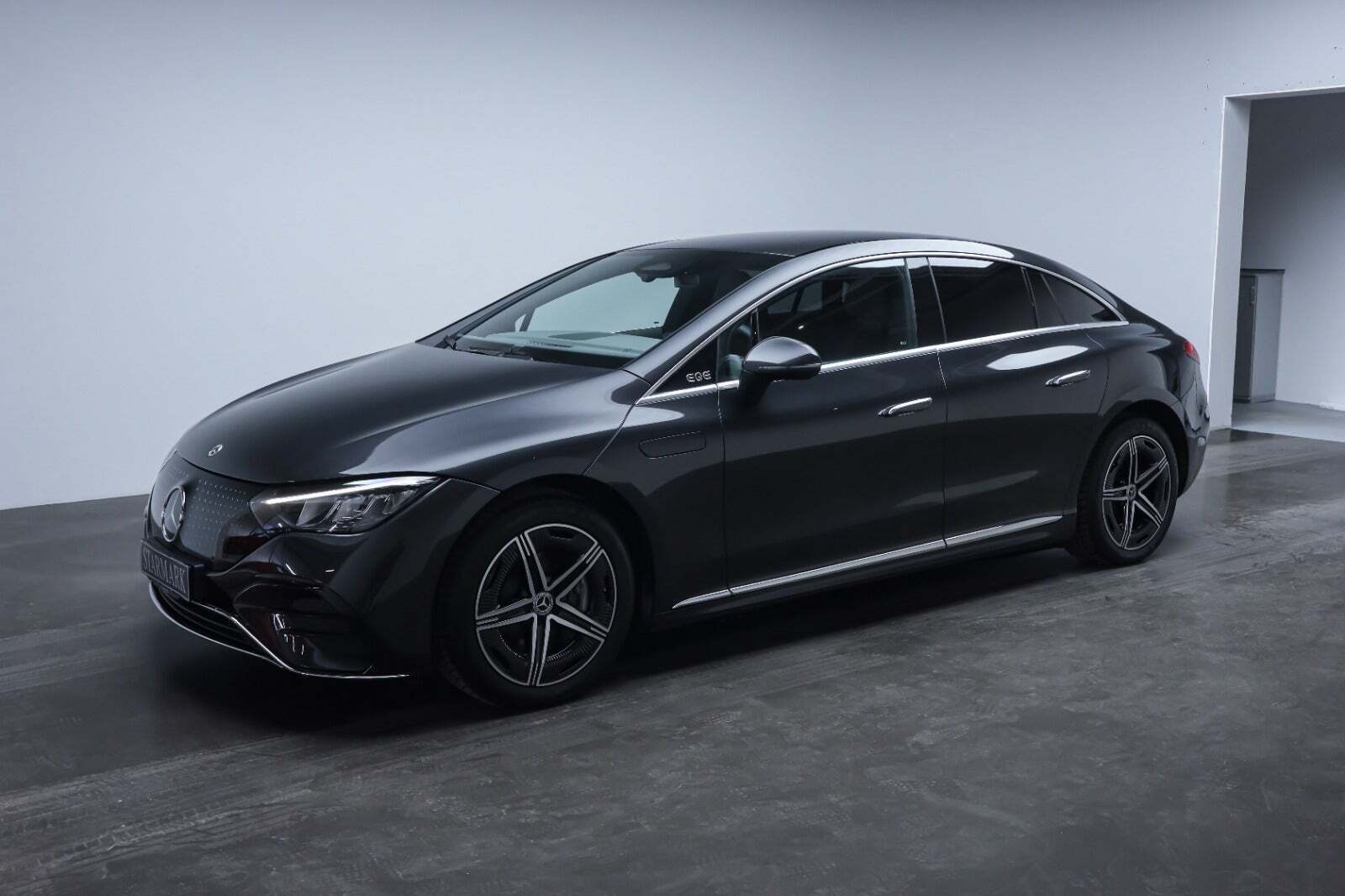 Grå Mercedes EQE350+ fra 2026