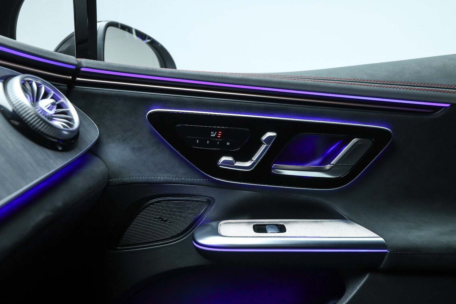 Grå Mercedes EQE350+ fra 2026