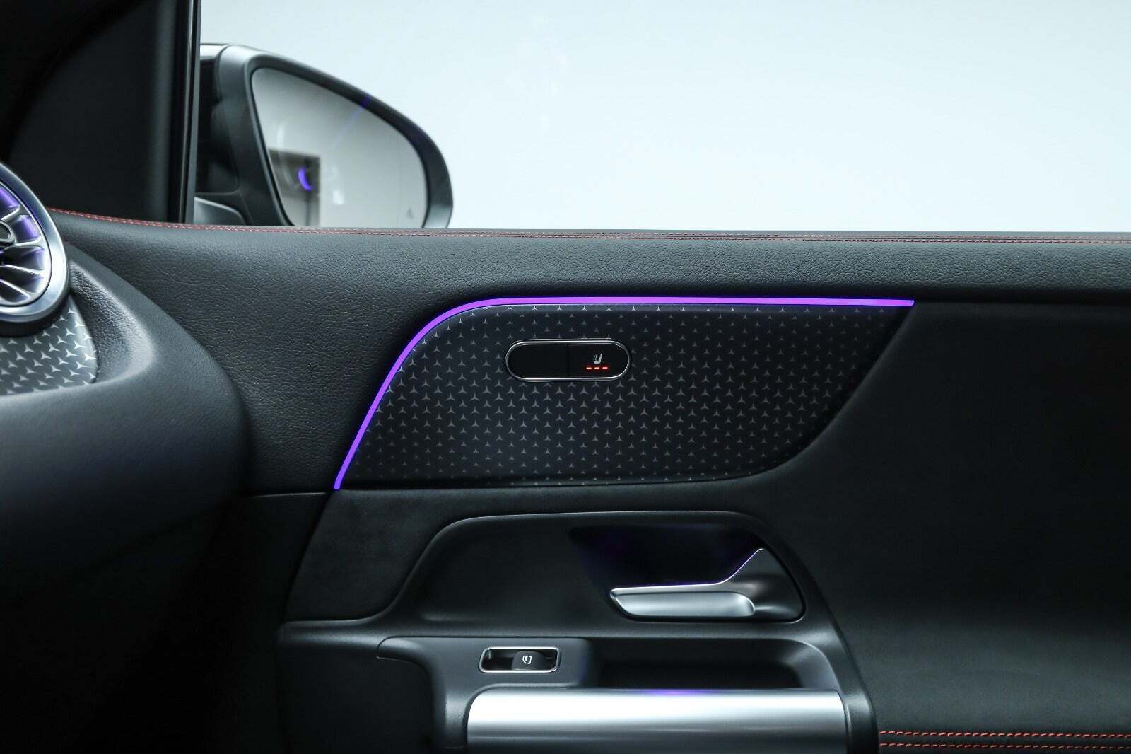 Grå Mercedes EQA250+ fra 2025