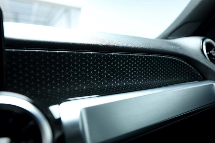 Sort Mercedes GLB200 fra 2024